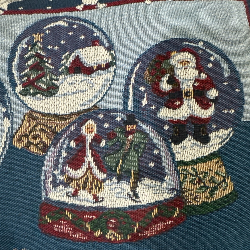 Vintage needlepoint Christmas pillow - Picture 5 of 6